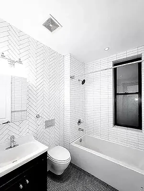 1379 Lexington Avenue - Photo 5