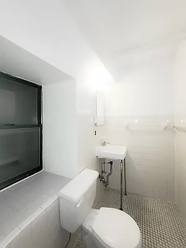 208 West 82nd Street - Photo 7