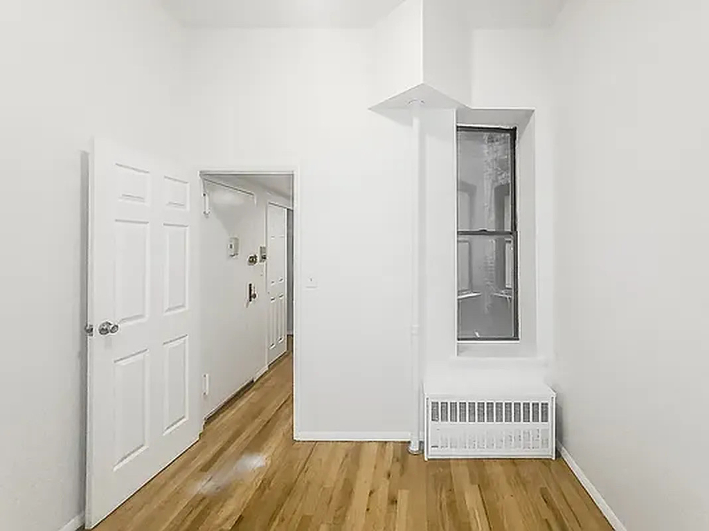 208 West 82nd Street - Photo 4