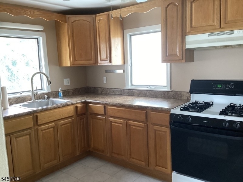 275 Wanaque Ave - Photo 5