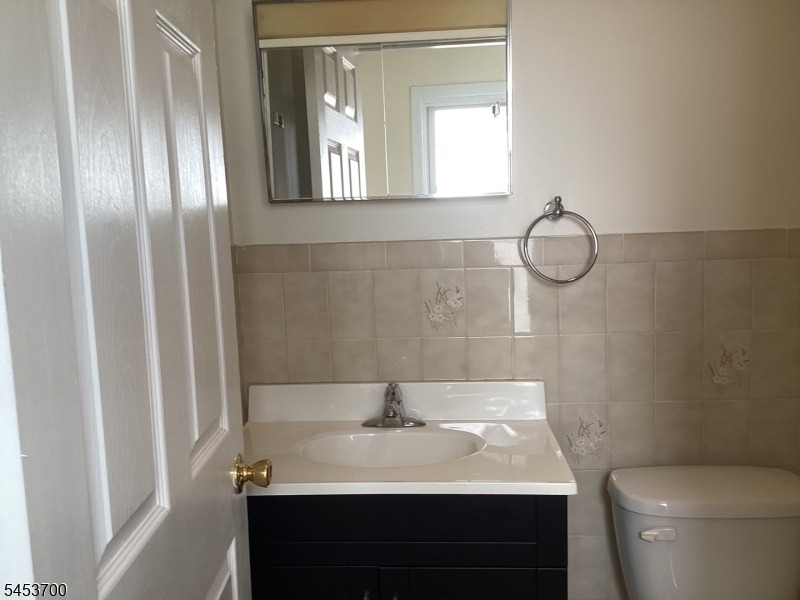 275 Wanaque Ave - Photo 10
