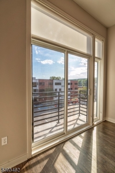 320 Valley St - Photo 11