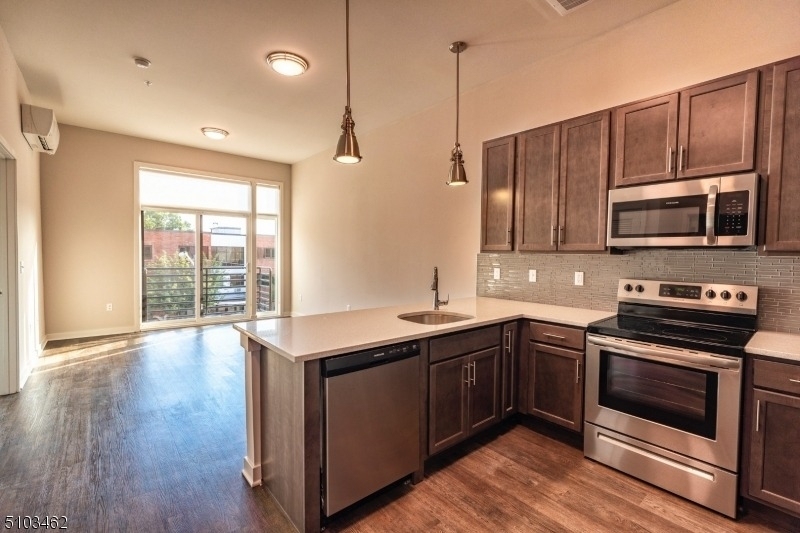320 Valley St - Photo 6
