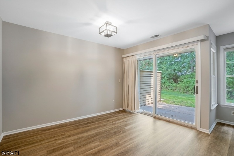 54 Eton Ct - Photo 9