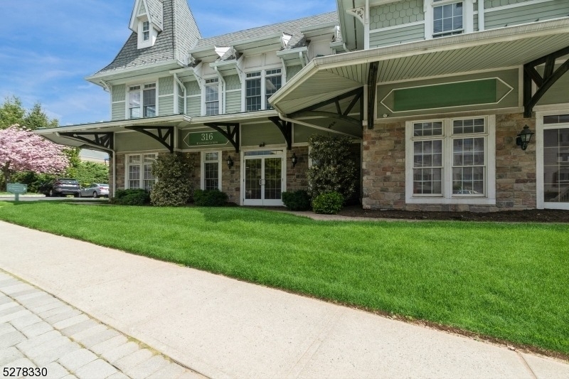 316 South Ave - Photo 0