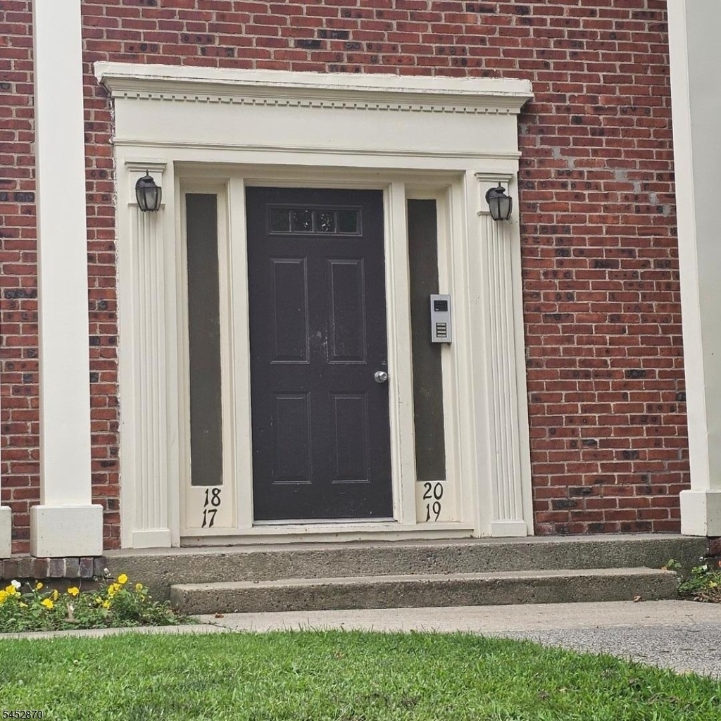 390 Morris Ave - Photo 9