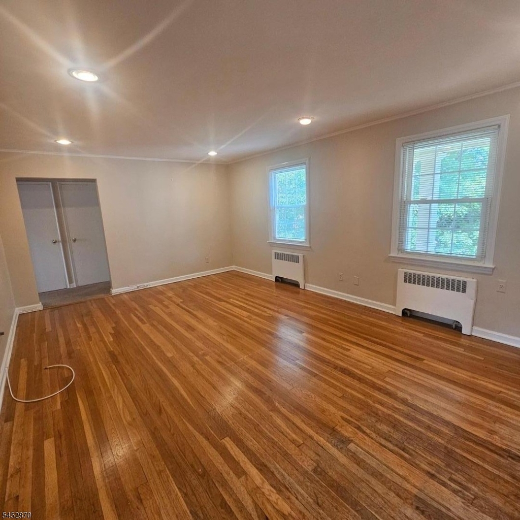 390 Morris Ave - Photo 0