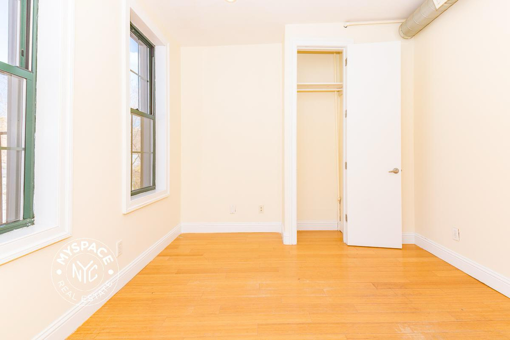 11 Locust Street - Photo 5