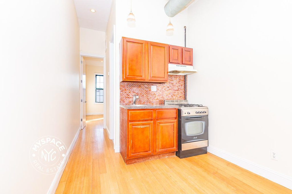 11 Locust Street - Photo 3