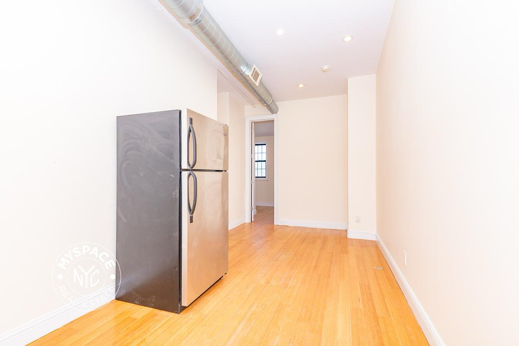 11 Locust Street - Photo 2