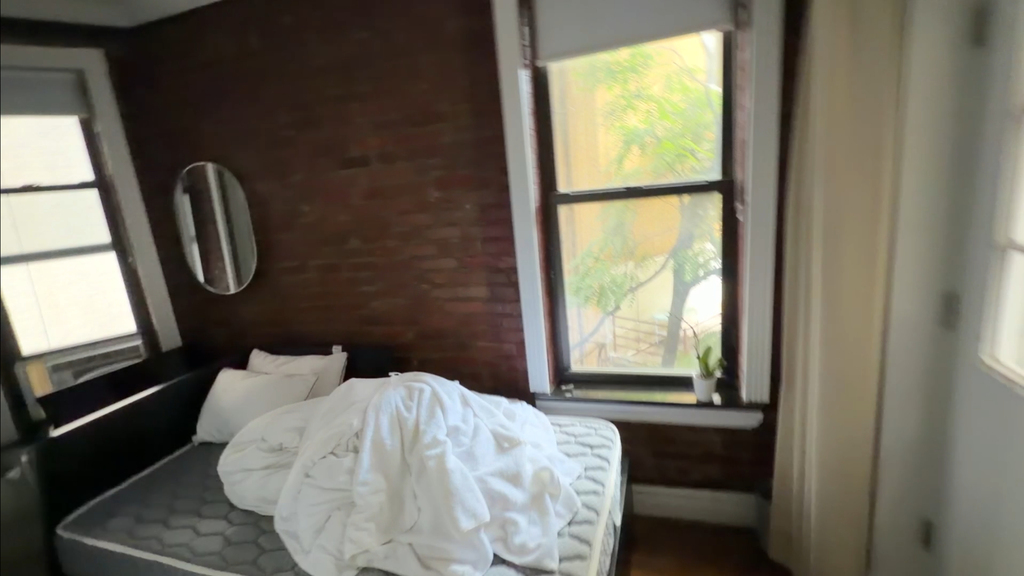 410 East 13th Street - Photo 4