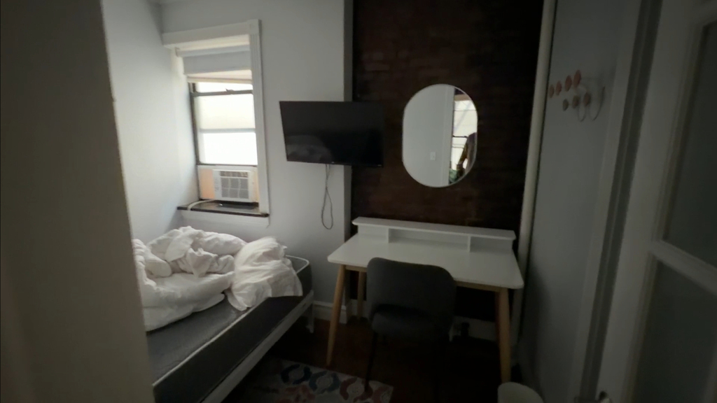 410 East 13th Street - Photo 3