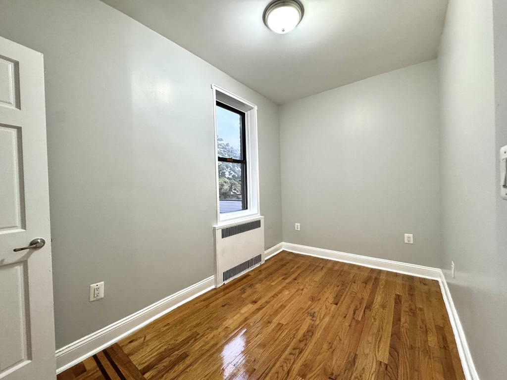 5201 Clarendon Road - Photo 4