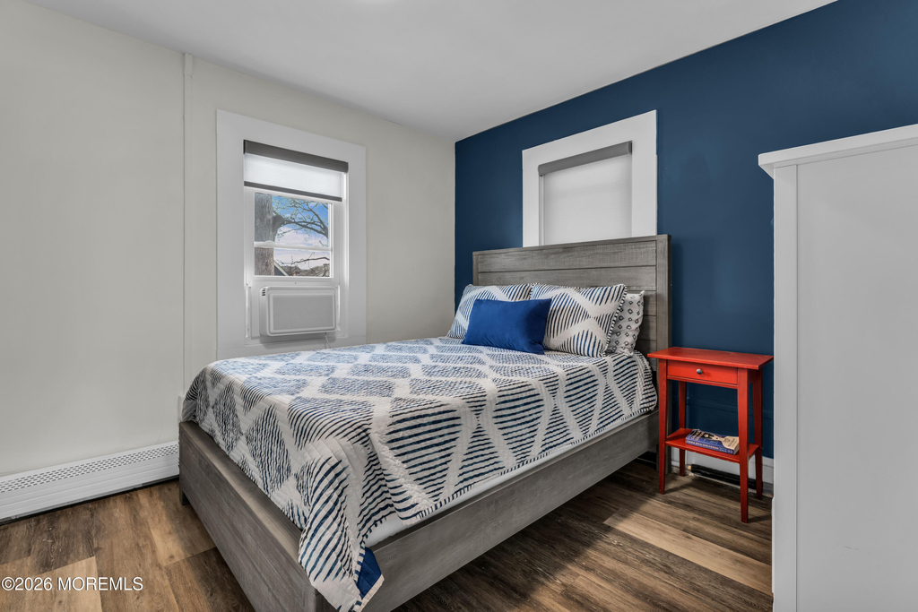 1208 Bond Street - Photo 14