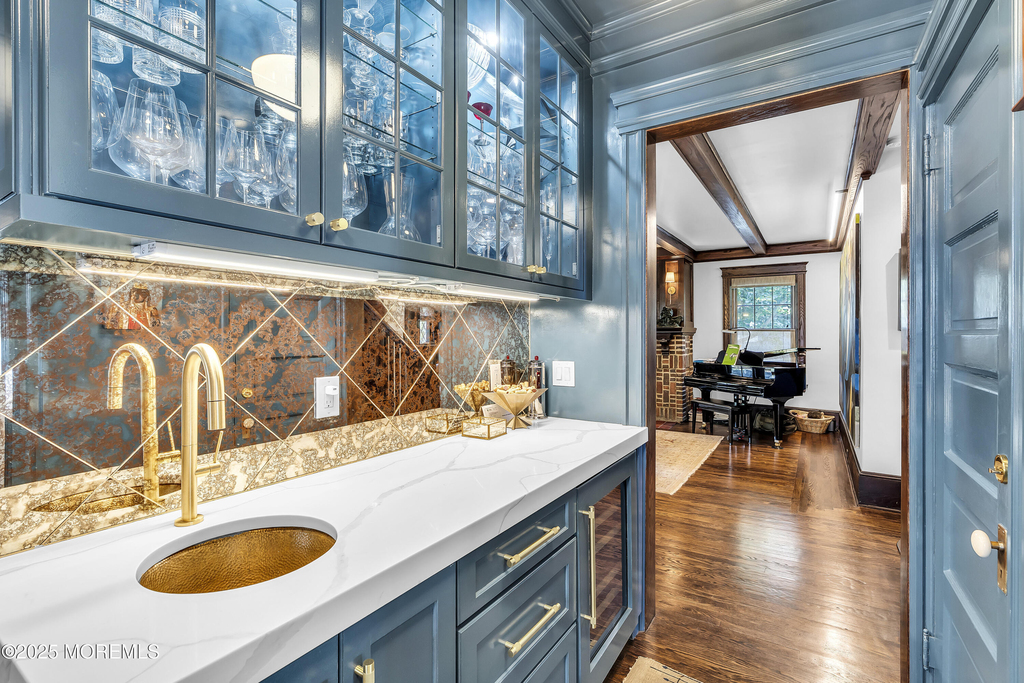 703 7th Avenue - Photo 8