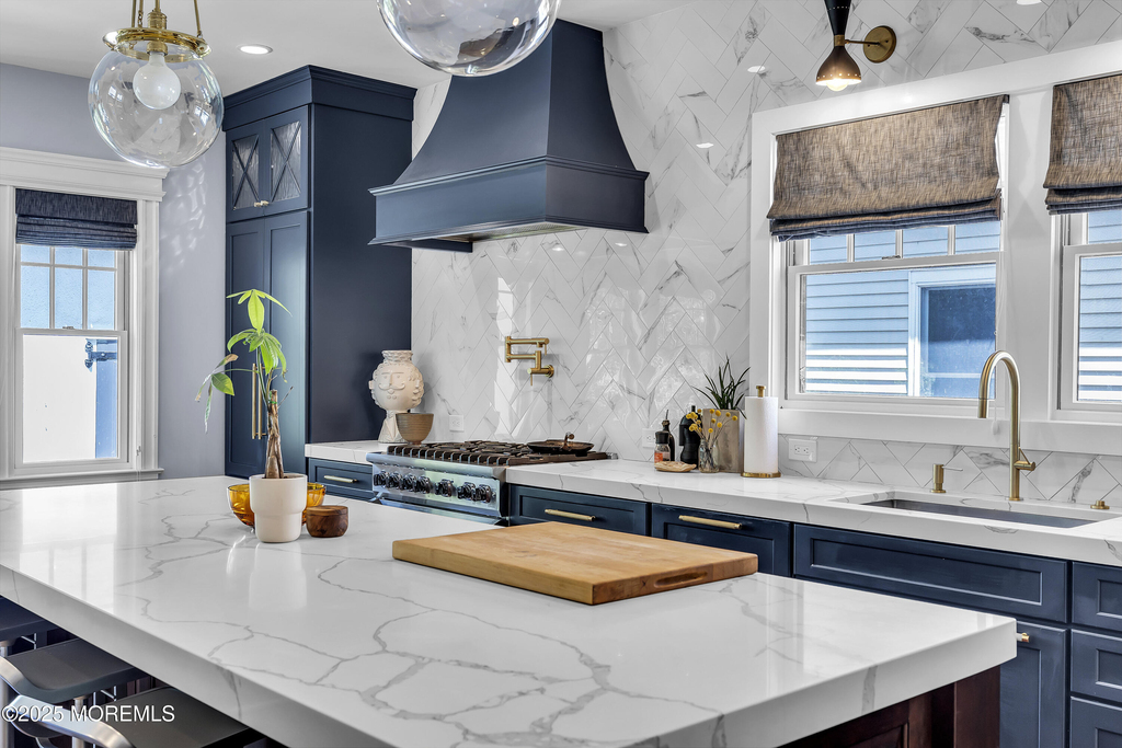 703 7th Avenue - Photo 10