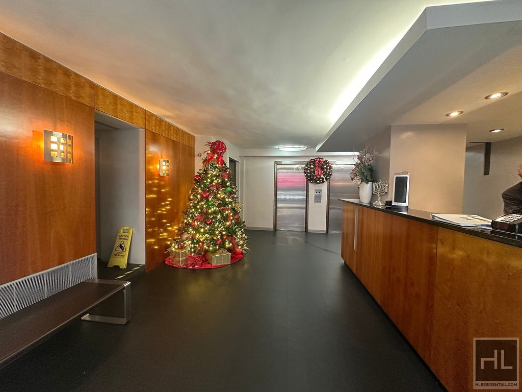 East 36 Street - Photo 15