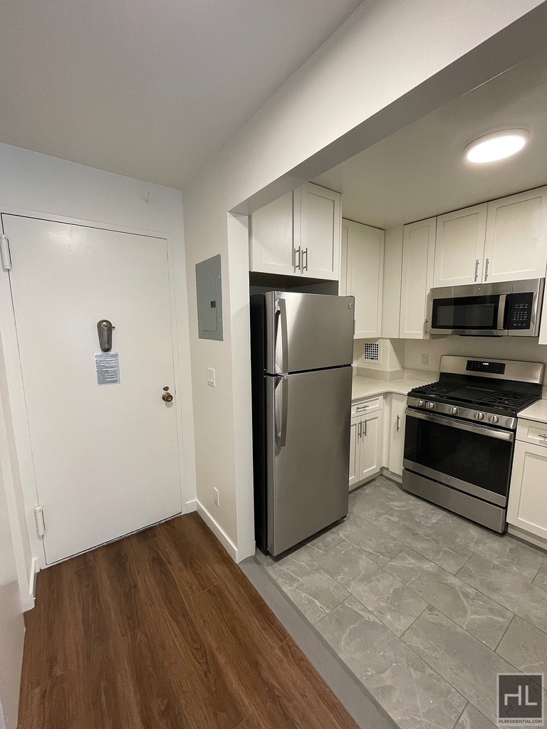 East 36 Street - Photo 10