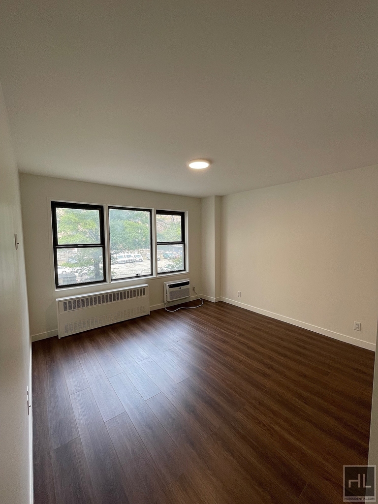 East 36 Street - Photo 5