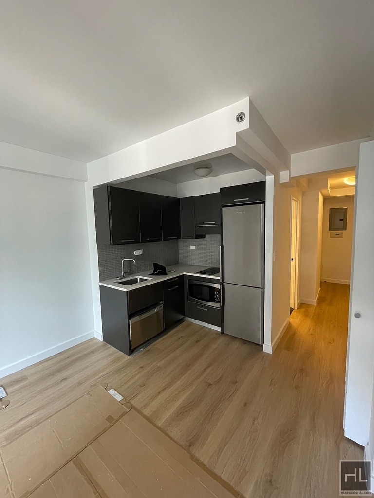 East 39th Street - Photo 3