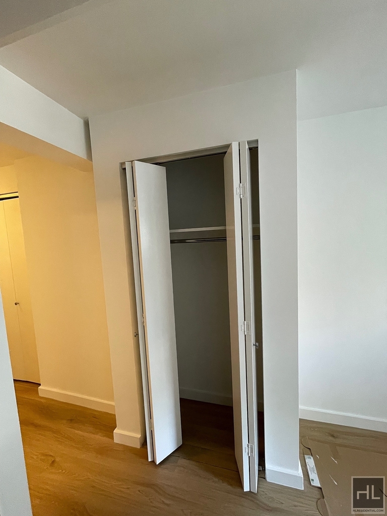 East 39th Street - Photo 5