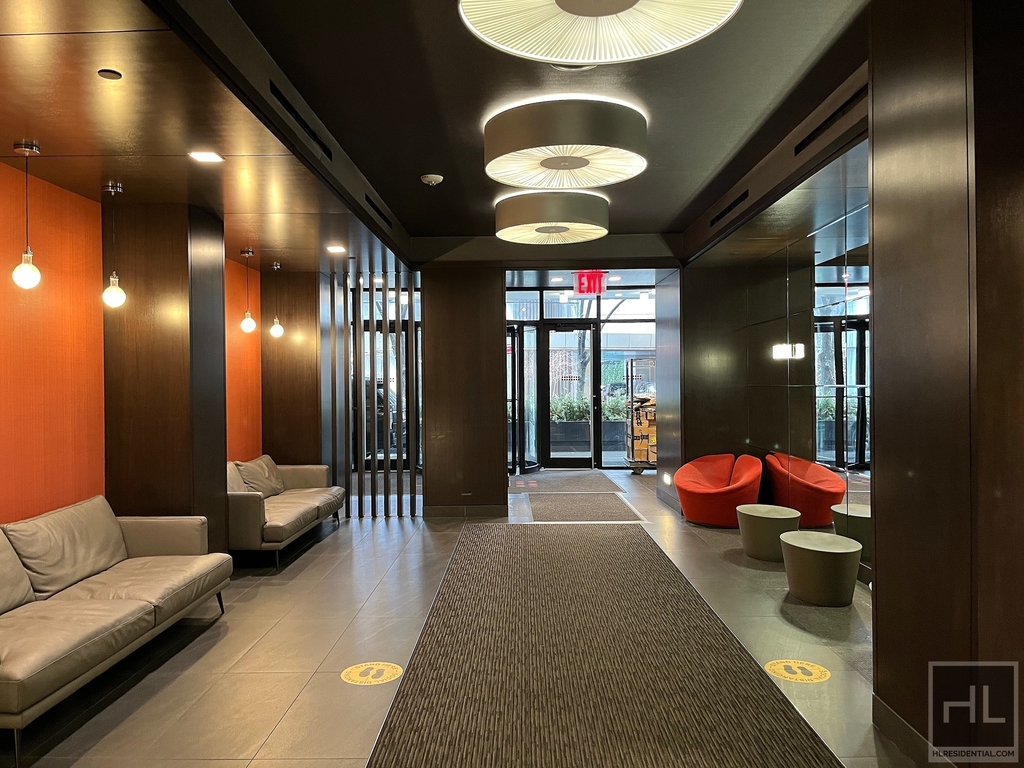 East 39th Street - Photo 9