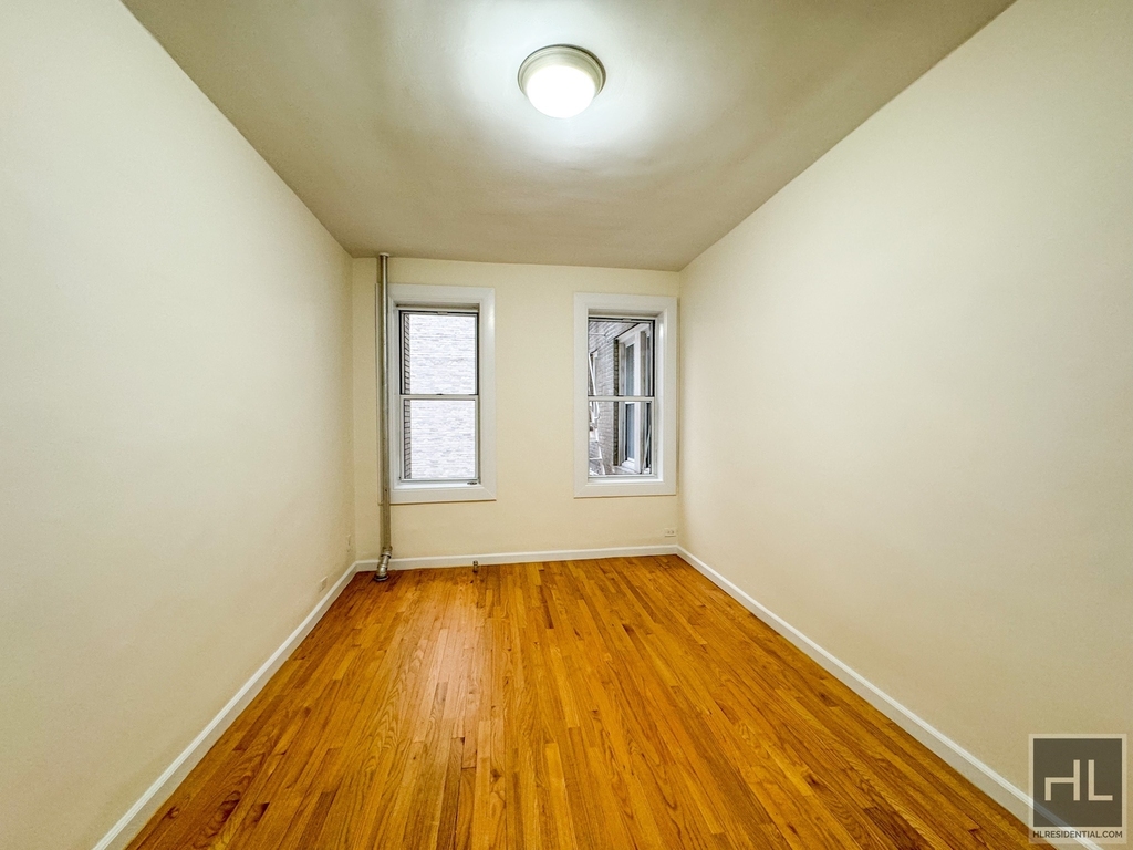 West 13 Street - Photo 1