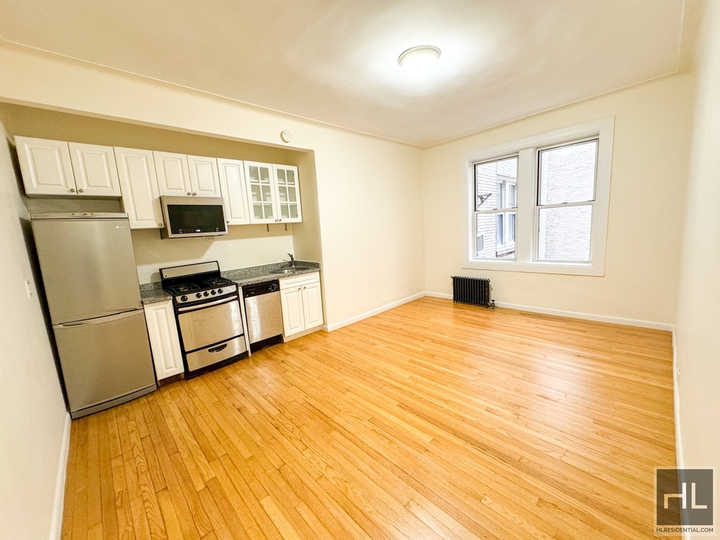West 13 Street - Photo 0