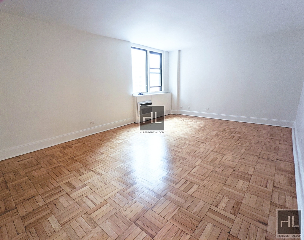 East 79th Street - Photo 0