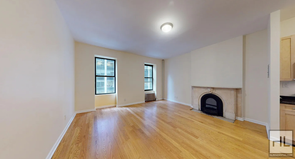 West 55 Street - Photo 0