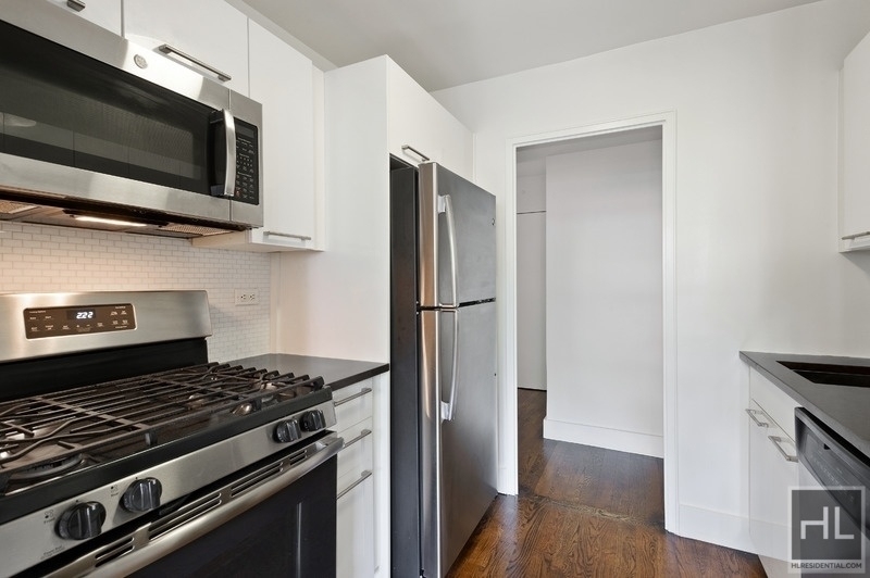East 63 Street - Photo 1