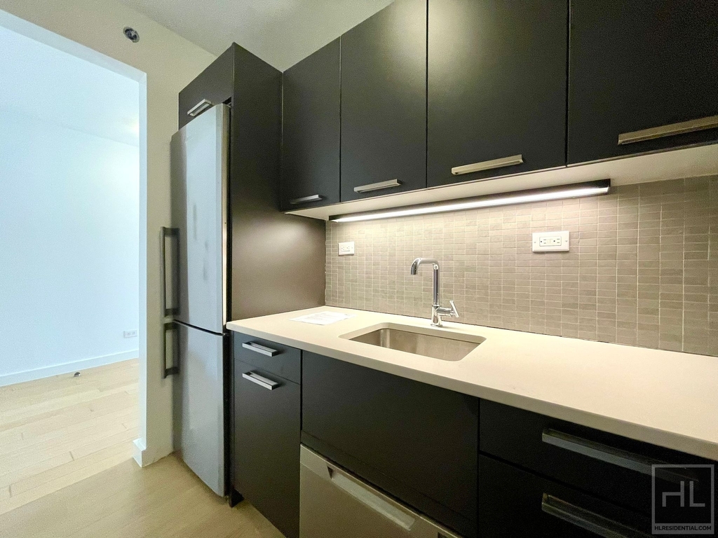 East 39th Street - Photo 1