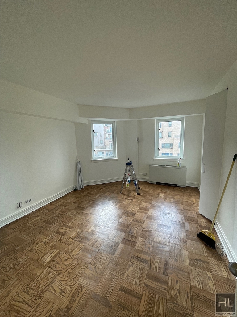 East 71st Street - Photo 5