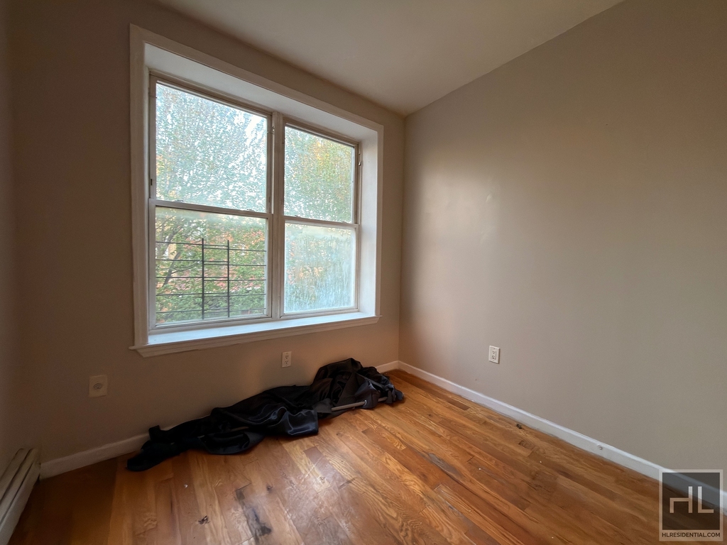 Warwick Street - Photo 1
