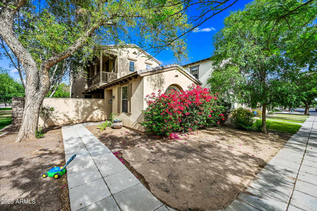 15340 W Dahlia Drive - Photo 0