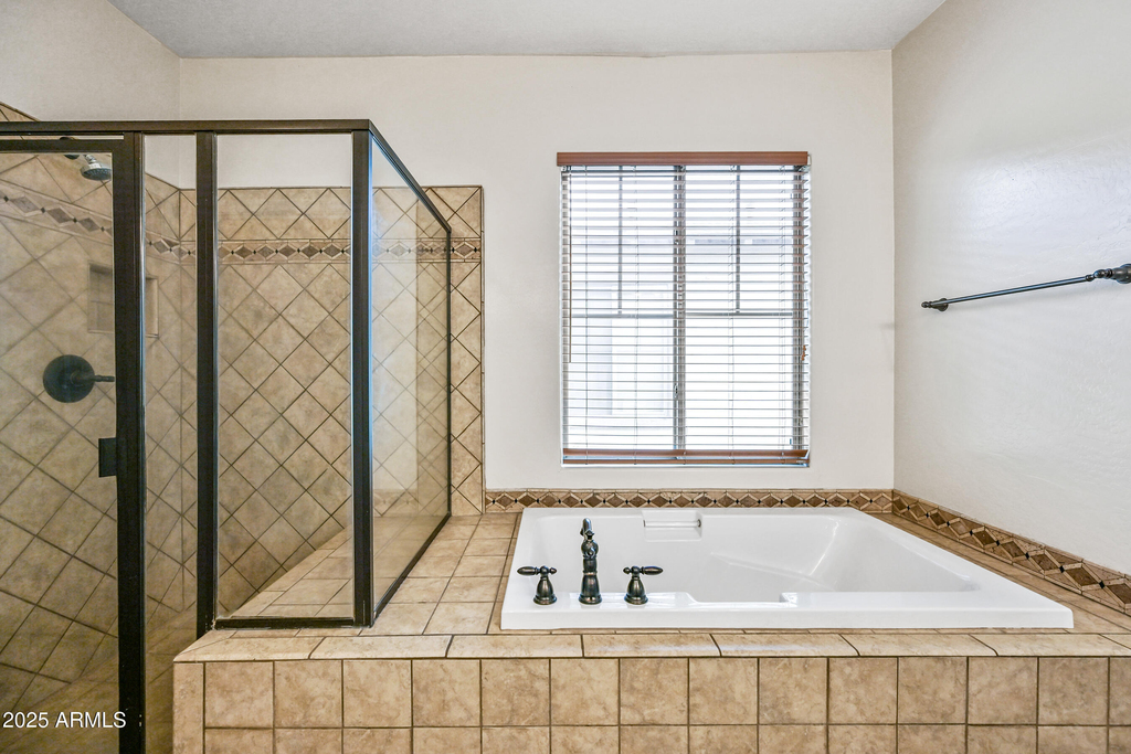 15340 W Dahlia Drive - Photo 23