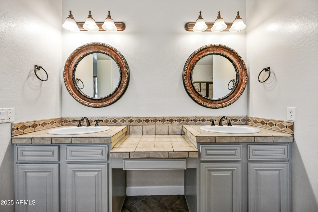 15340 W Dahlia Drive - Photo 22