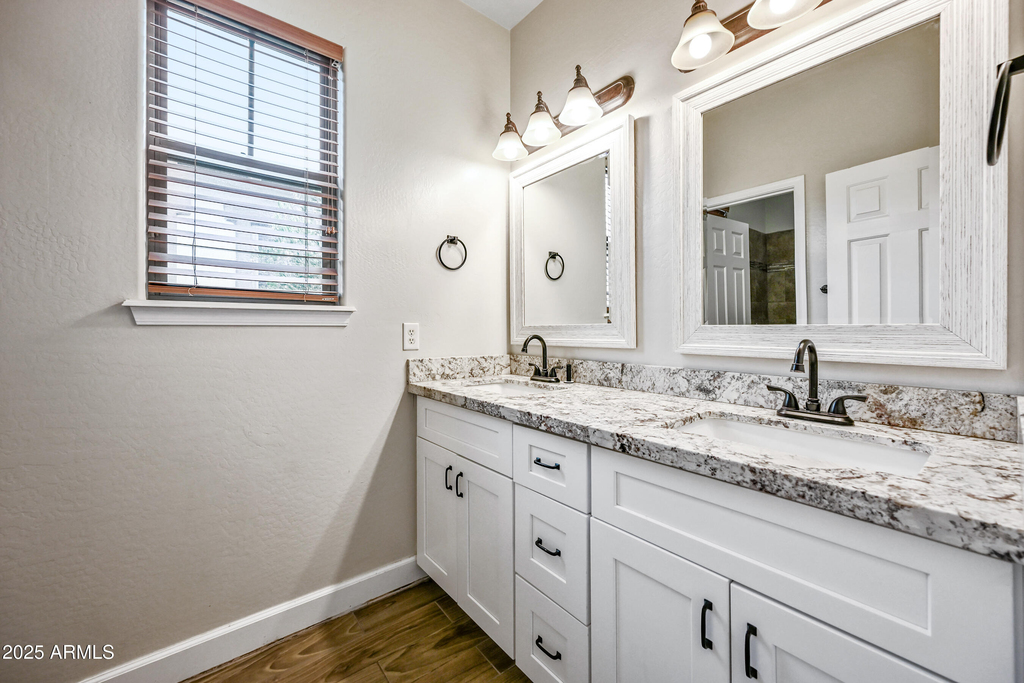 15340 W Dahlia Drive - Photo 28