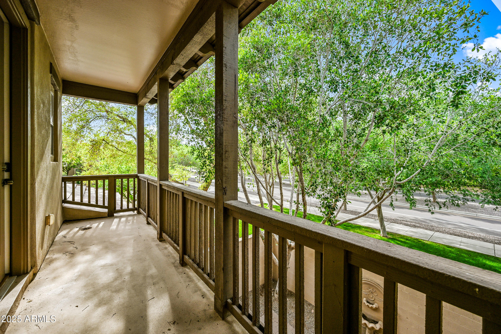 15340 W Dahlia Drive - Photo 26