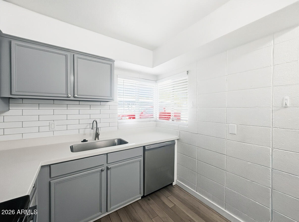 1911 E Amelia Avenue - Photo 11