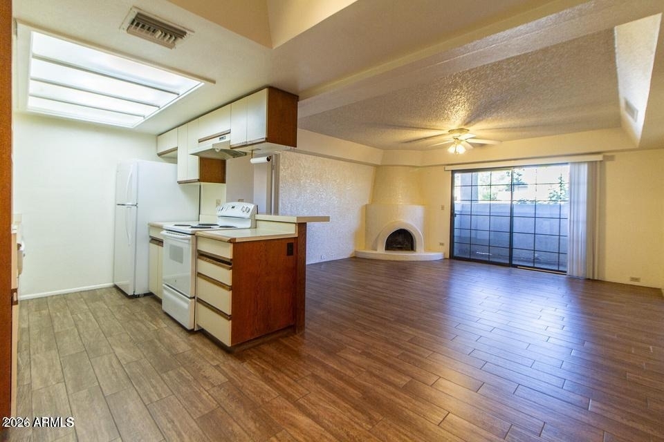 7557 N Dreamy Draw Drive - Photo 1