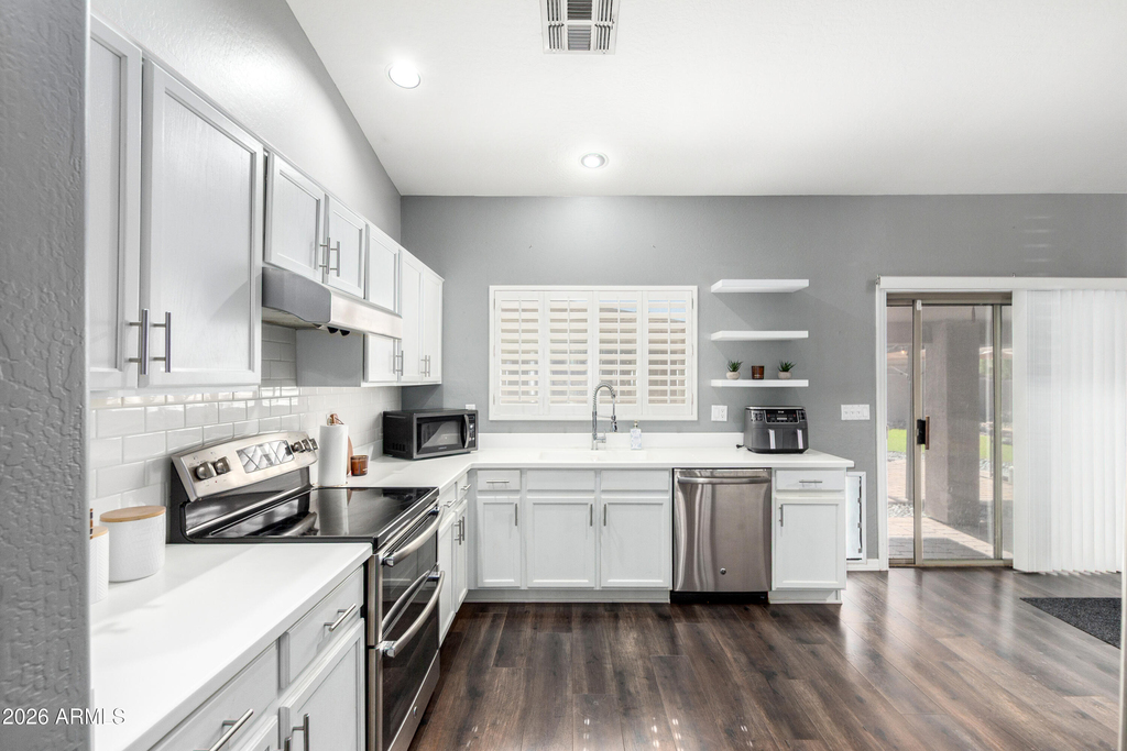 5257 W Belmont Avenue - Photo 5