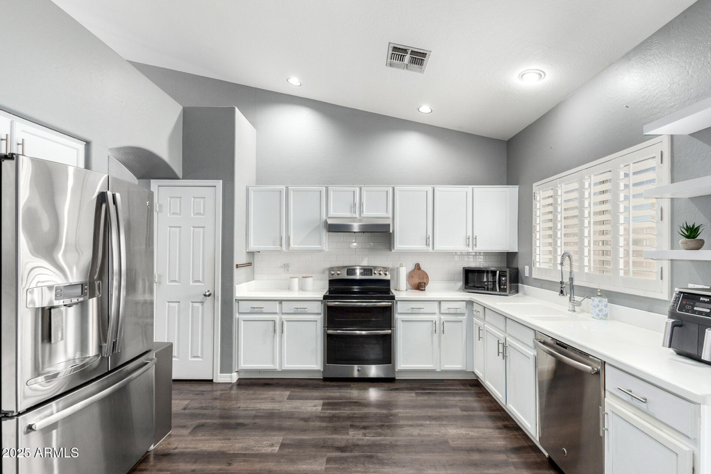 5257 W Belmont Avenue - Photo 7