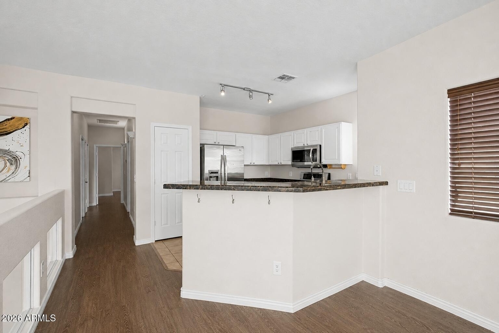 525 N Miller Road - Photo 9