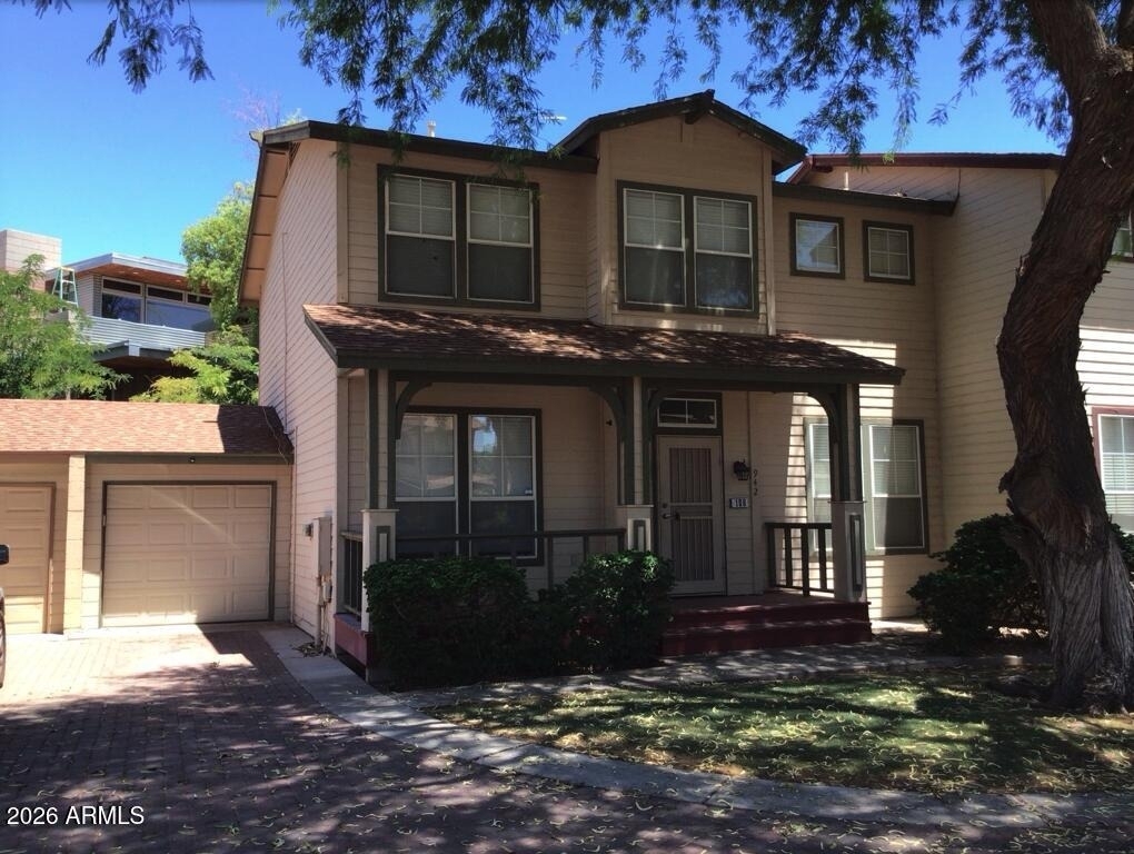 942 S Ash Avenue - Photo 1