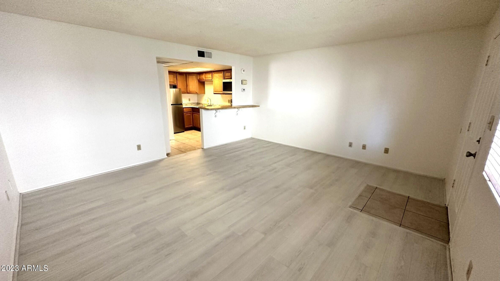 700 W University Drive - Photo 3