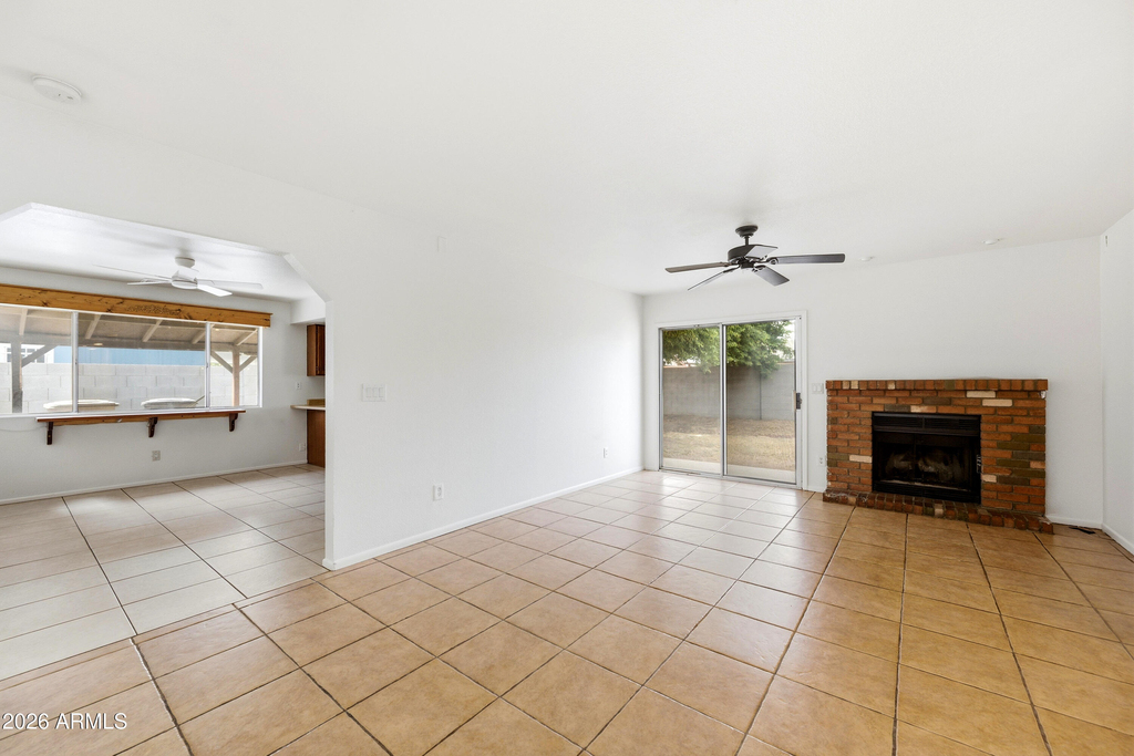8520 W Alice Avenue - Photo 2