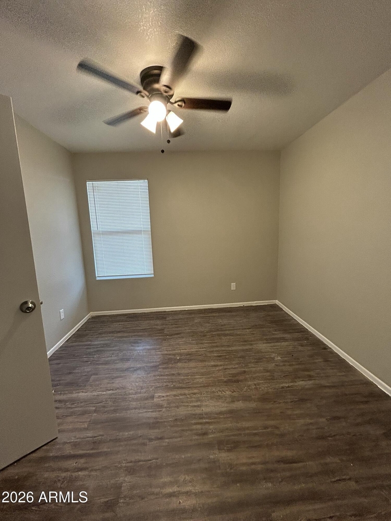260 W 8th Avenue - Photo 7