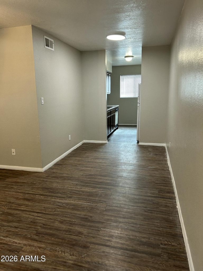 260 W 8th Avenue - Photo 3
