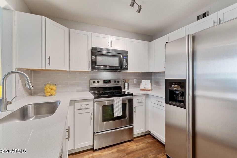 1025 E Highland Avenue - Photo 3